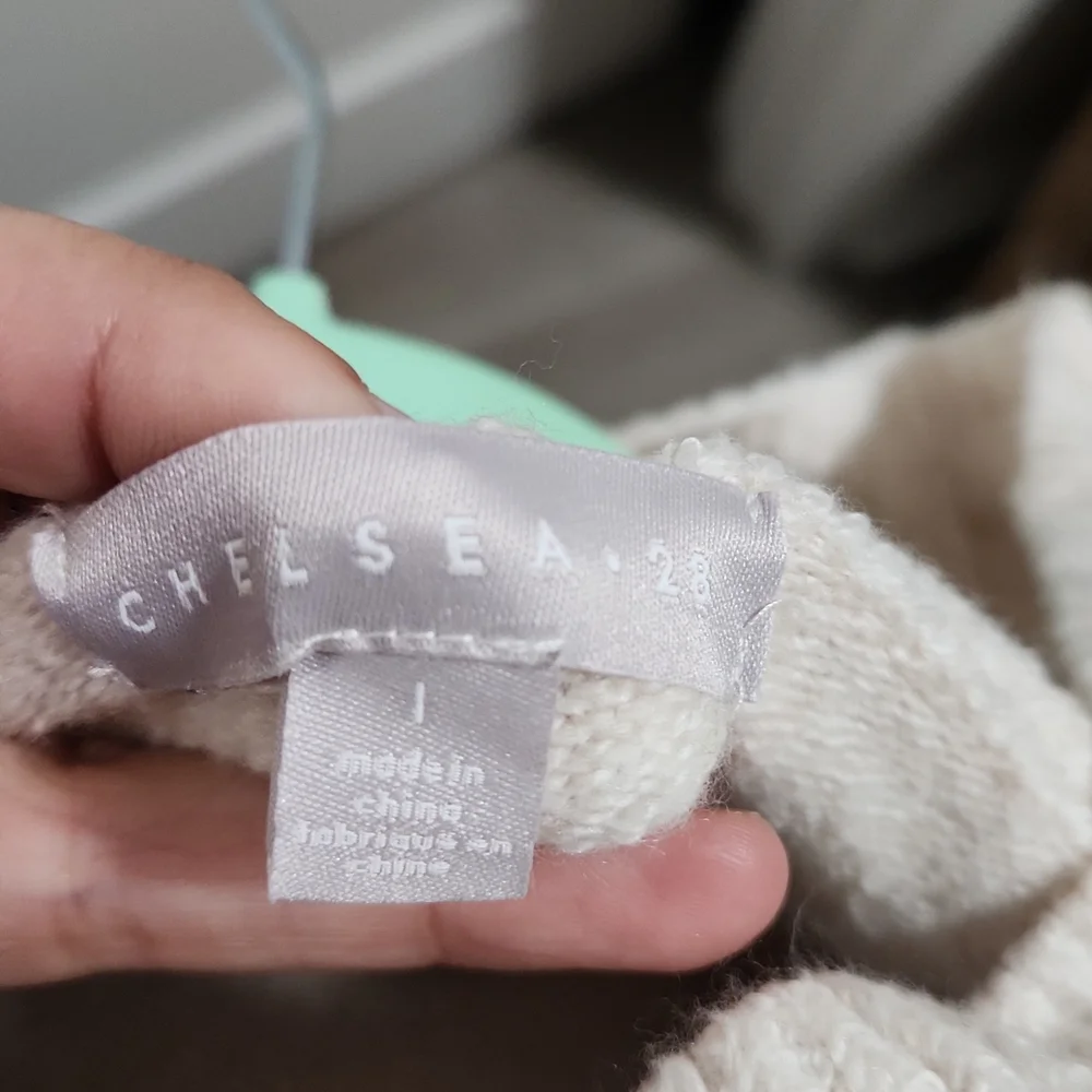 "SOLD"Nwt cream sweater - Picture 4 of 4